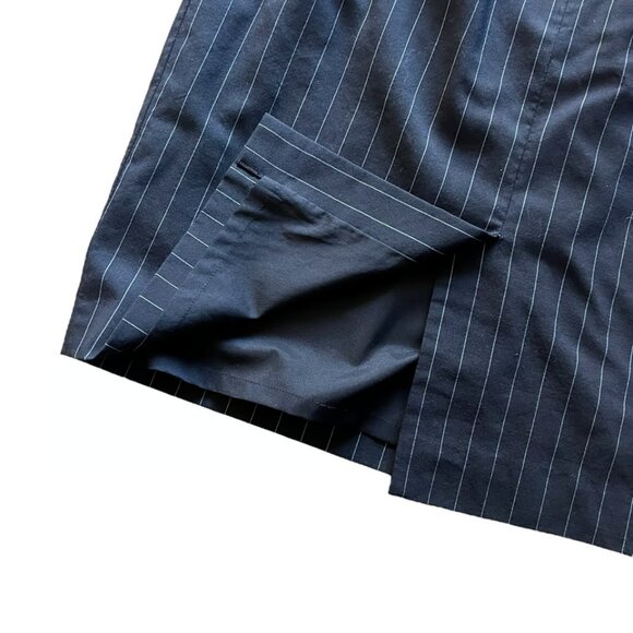 Talbots Navy Pencil Skirt, Size 8, 100% Wool w/lining, Slit Back, Pleat Front - Picture 6 of 7
